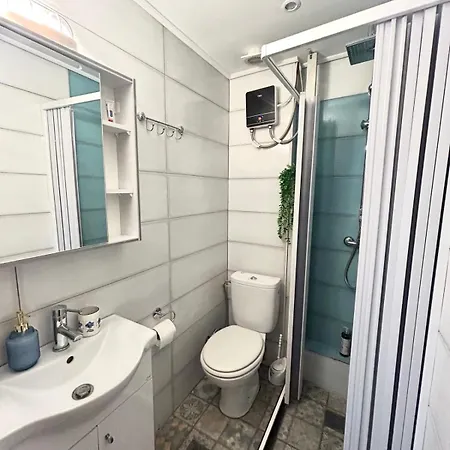 White Lotus Περαία