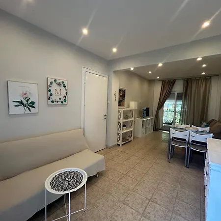 White Lotus Διαμέρισμα *