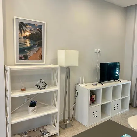 White Lotus Περαία